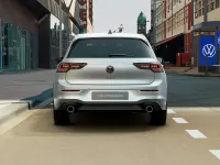 Nuova VW Golf VIII GTI 265 CV (194 kW) 2026 Dolomite silver metallizzato Berlina