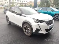 Usata Peugeot e-2008 GT 56 kW (77 CV) 2022 Bianco SUV