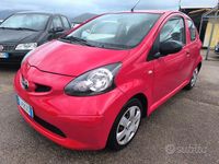 Usata Toyota Aygo 67 CV (49 kW) 2008 Rosso Utilitaria