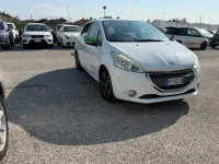 Usata Peugeot 208 82 CV (60 kW) 2013 Bianco Utilitaria