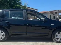 Usata Dacia Sandero Lauréate 75 CV (55 kW) 2010 Nero Berlina