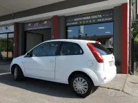 Usata Ford Fiesta 68 CV (50 kW) 2008 Bianco Utilitaria