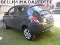 Usata Lancia Ypsilon Silver 85 CV (62 kW) 2015 Grigio Utilitaria