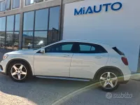 Usata Mercedes GLA200 Executive 136 CV (100 kW) 2015 Bianco SUV