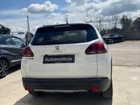 Usata Peugeot 2008 Active 101 CV (74 kW) 2019 Bianco SUV