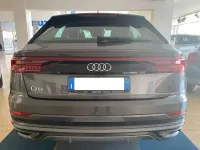 Usata Audi Q8 Sport 286 CV (210 kW) 2019 Grigio manhattan SUV