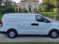 Usata Hyundai H-1 170 CV (125 kW) 2011 Bianco Monovolume