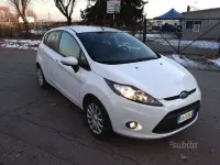 Usata Ford Fiesta 60 CV (44 kW) 2010 Bianco Berlina