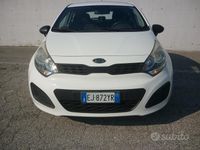 Usata Kia Rio EX 86 CV (63 kW) 2011 Bianco Berlina