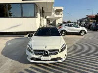 Usata Mercedes A180 Premium 108 CV (79 kW) 2017 Bianco Utilitaria