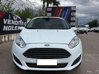 Usata Ford Fiesta 75 CV (55 kW) 2016 Bianco Utilitaria