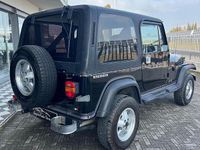 Usata Jeep Wrangler Laredo 103 CV (75 kW) 1990 Nero SUV