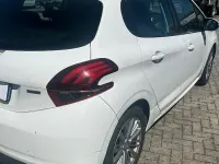Usata Peugeot 208 Active 82 CV (60 kW) 2016 Bianco Utilitaria
