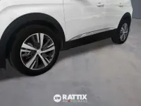 Usata Peugeot 3008 Allure 131 CV (96 kW) 2023 Bianco madreperla SUV