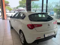 Usata Alfa Romeo Giulietta Distinctive 170 CV (125 kW) 2011 Bianco Utilitaria