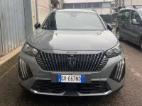 Usata Peugeot 2008 Allure 101 CV (74 kW) 2024 Grigio SUV
