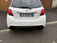 Usata Toyota Yaris Sol 87 CV (63 kW) 2015 Bianco Utilitaria