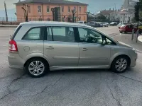 Usata Opel Zafira 2008 Grigio Monovolume
