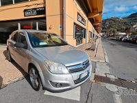 Usata Opel Astra Cosmo 110 CV (80 kW) 2008 Grigio Berlina