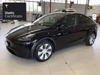 Usata Tesla Model Y RWD 203 kW (277 CV) 2023 Solid black SUV