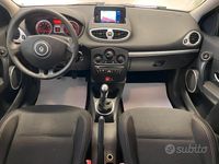 Usata Renault Clio II Dynamique 75 CV (55 kW) 2010 Grigio Berlina