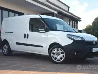 Usata Fiat Doblò Lounge 105 CV (77 kW) 2021 Bianco Monovolume