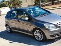 Usata Mercedes B200 2009 Grigio Monovolume