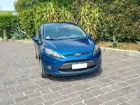 Usata Ford Fiesta 92 CV (67 kW) 2010 Blu Berlina