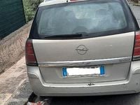 Usata Opel Zafira 2007 Grigio Monovolume