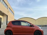Usata Toyota Aygo Connect Style 68 CV (50 kW) 2013 Arancione Utilitaria