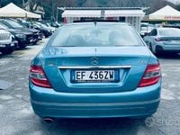 Usata Mercedes C220 Avantgarde 170 CV (125 kW) 2010 Blu Berlina