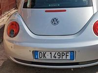 Usata VW New Beetle 105 CV (77 kW) 2007 Grigio Utilitaria