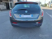Usata Lancia Delta Gold 120 CV (88 kW) 2011 Grigio Utilitaria
