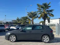 Usata VW Golf VIII Life 110 CV (80 kW) 2023 Grigio Berlina