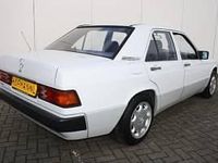 Usata Mercedes 190 122 CV (89 kW) 1989 Bianco Berlina