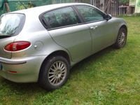 Usata Alfa Romeo 147 116 CV (85 kW) 2004 Grigio Utilitaria