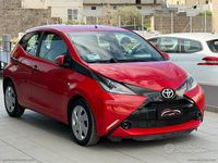 Usata Toyota Aygo Cool 69 CV (50 kW) 2015 Rosso Utilitaria