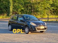Usata Renault Clio II Luxe 75 CV (55 kW) 2009 Nero Berlina