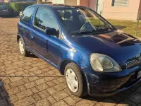 Usata Toyota Yaris 75 CV (55 kW) 2002 Bluazzurro Berlina