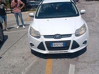 Usata Ford Focus 105 CV (77 kW) 2015 Bianco Station wagon