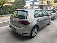 Usata VW Golf VII Highline 116 CV (85 kW) 2018 Argento Berlina