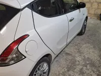 Usata Lancia Ypsilon 69 CV (50 kW) 2014 Bianco Utilitaria