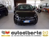 Usata Fiat 500e La Prima 86 kW (118 CV) 2025 Onyx black Utilitaria