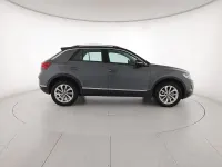 Usata VW T-Roc Style 116 CV (85 kW) 2025 Indium grey metallizzato nero SUV