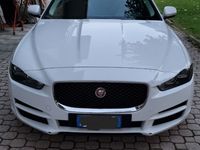 Usata Jaguar XE 200 CV (147 kW) 2017 Bianco Berlina