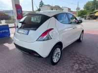 Usata Lancia Ypsilon Silver 80 CV (58 kW) 2014 Bianco Utilitaria