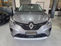 Usata Renault Captur Life 91 CV (66 kW) 2021 Grigio SUV