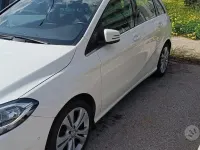 Usata Mercedes B180 109 CV (80 kW) 2015 Bianco Utilitaria
