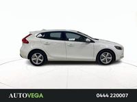 Usata Volvo V40 Momentum 120 CV (88 kW) 2018 Vari colori / pastello Berlina