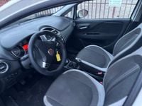 Usata Fiat Punto Lounge 75 CV (55 kW) 2014 Bianco Utilitaria